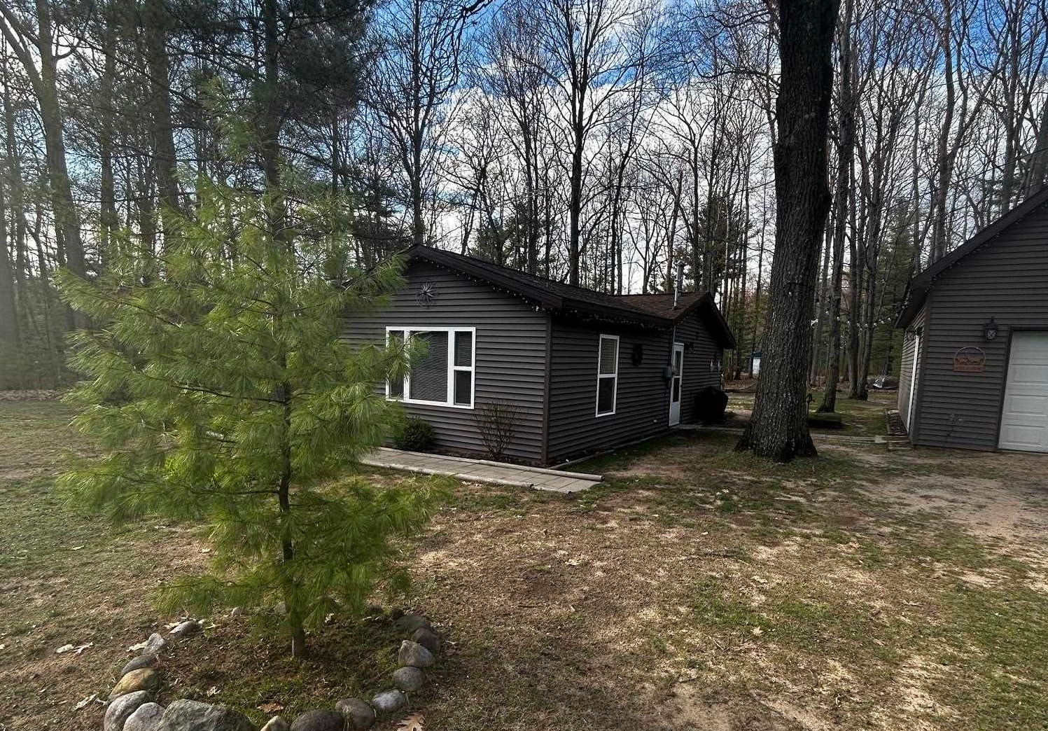 1198 Lavely Road Harrison, MI 48625 - Photo 25 of 31