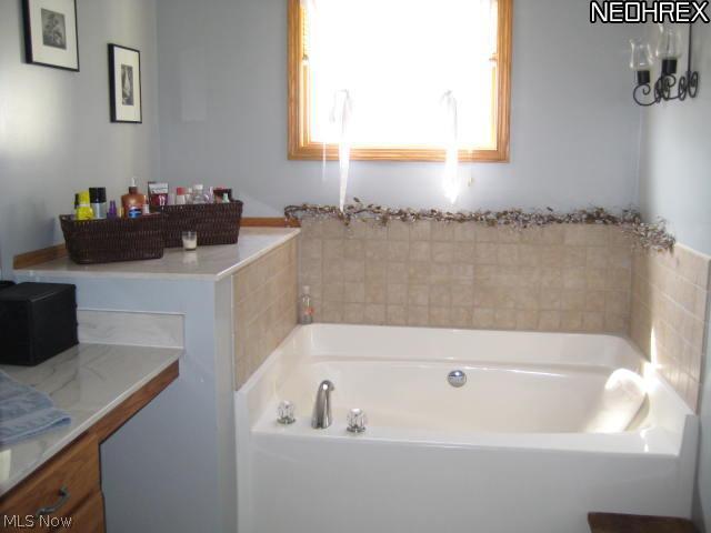 6497 June Road Waynesburg, OH 44688 - Photo 19 of 23 Gallery Image 19