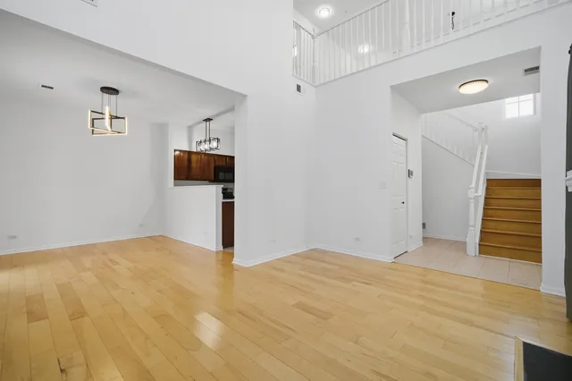 $2,500 | 1929 Golden Gate Lane, Naperville, IL 60563