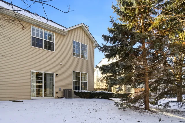 $2,500 | 1929 Golden Gate Lane, Naperville, IL 60563