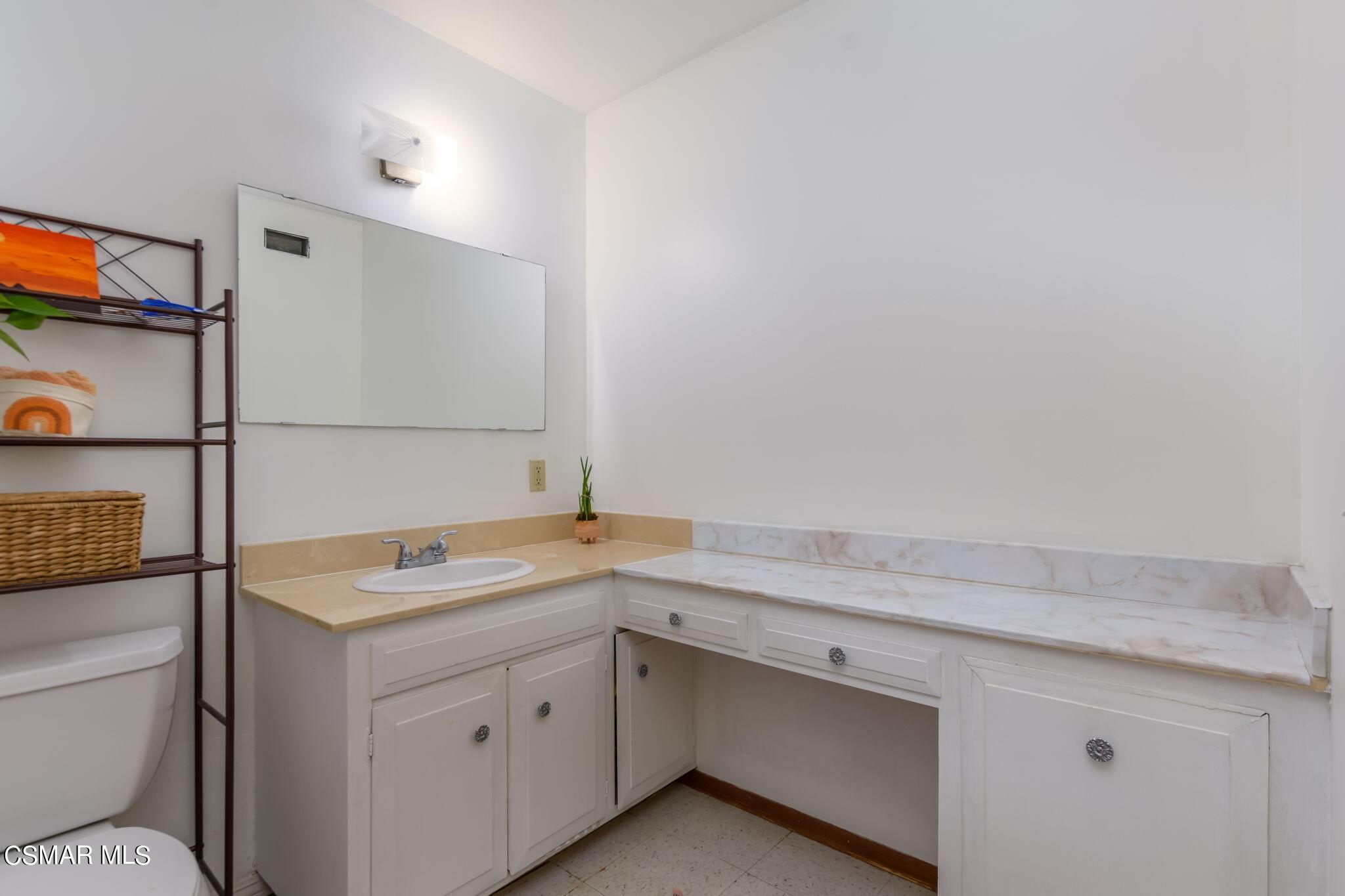 2190 May Court Simi Valley, CA 93063 - Photo 24 of 31 2190 May #24
