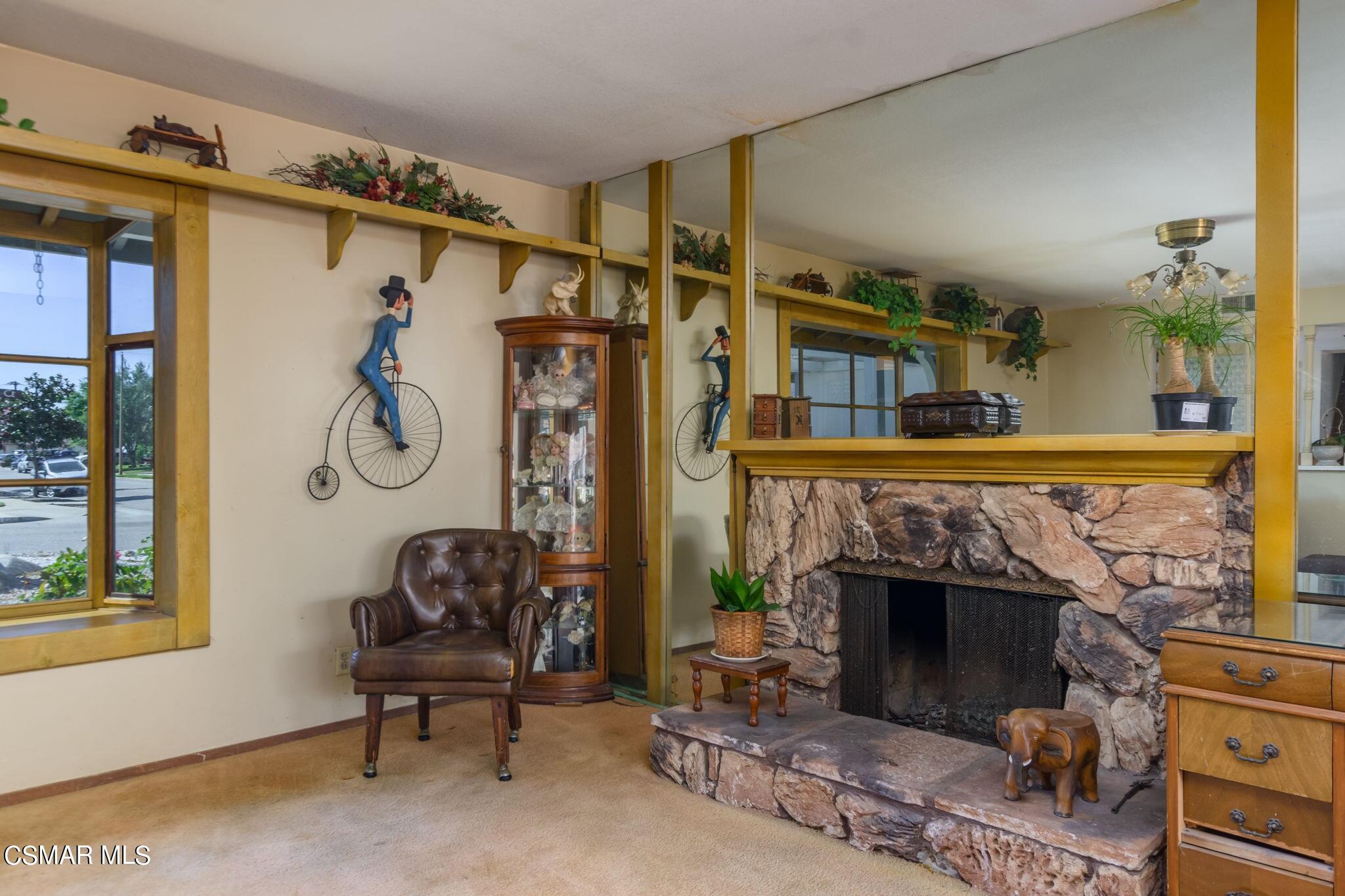 2190 May Court Simi Valley, CA 93063 - Photo 8 of 31 2190 May #8