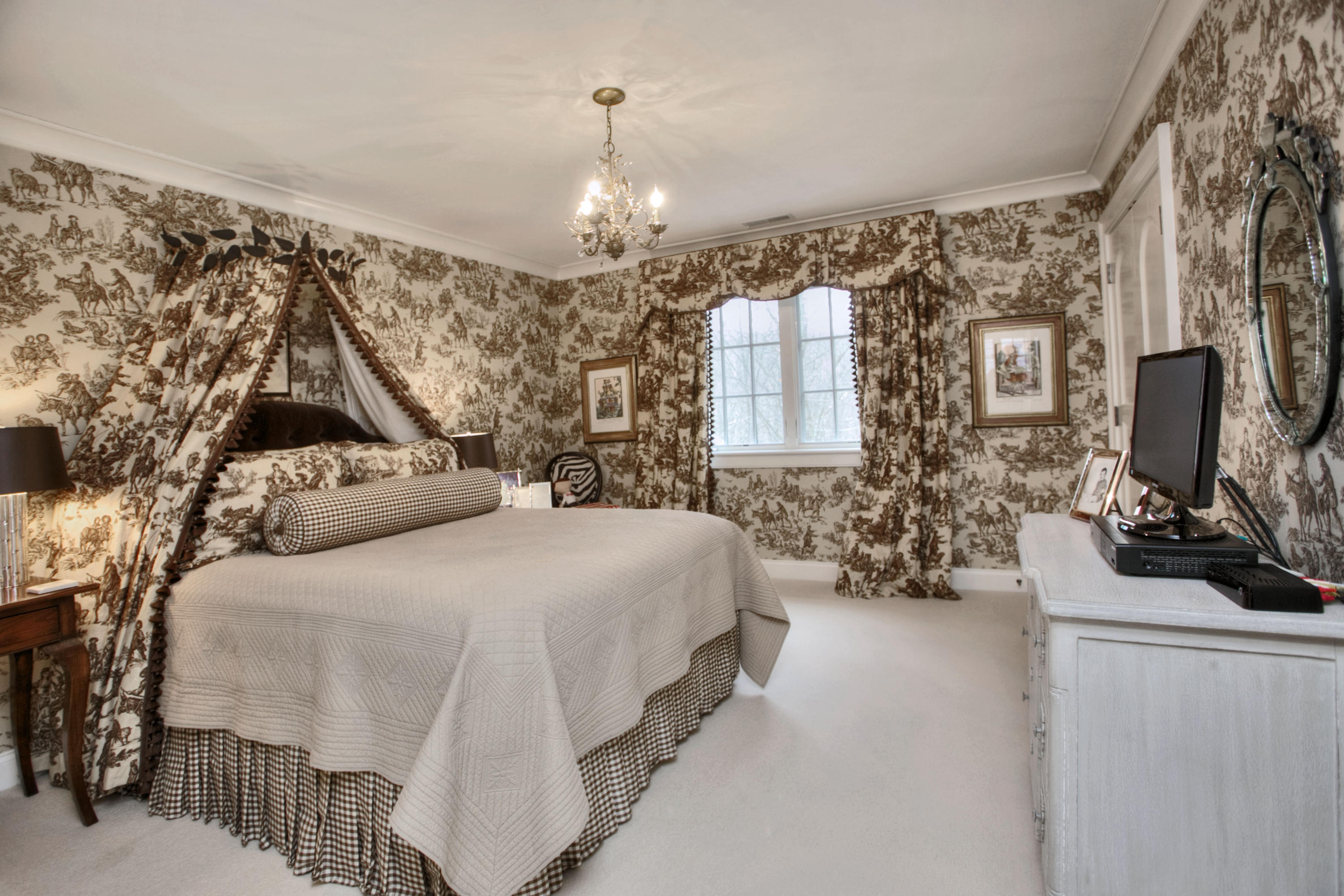 426 Frogtown Road New Canaan, CT 06840 - Photo 17 of 32 Guest Room