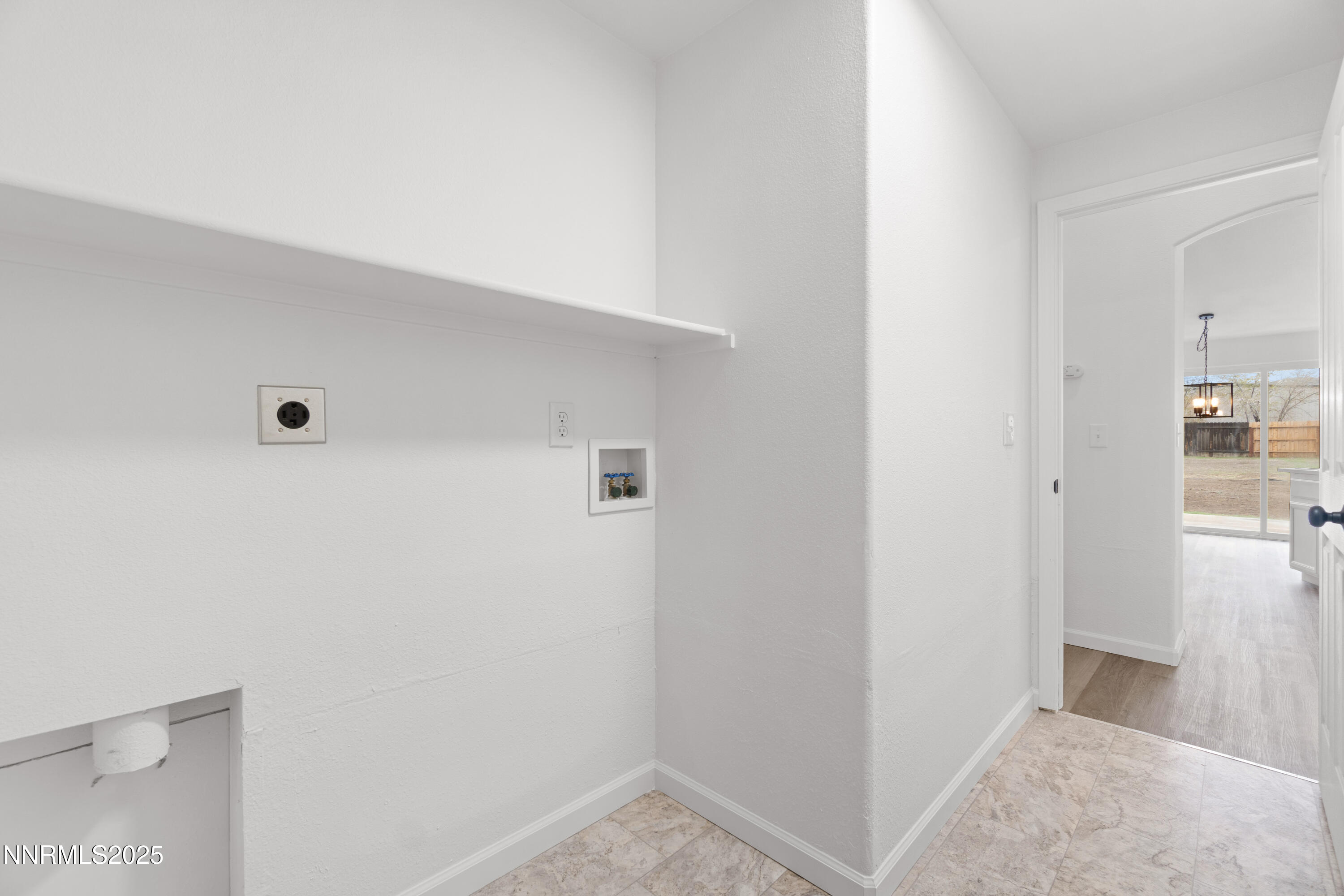 123 Shadow Mountain Drive Fernley, NV 89408 - Photo 15 of 28 a view of bathroom