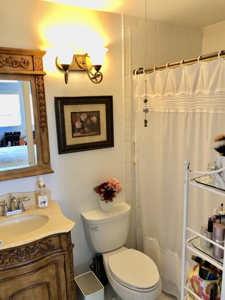 5821 Mango Road West Palm Beach, FL 33413 - Photo 14 of 21 Masterbath2