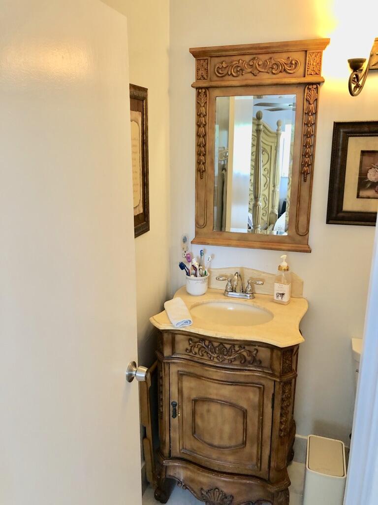 5821 Mango Road West Palm Beach, FL 33413 - Photo 15 of 21 masterbathsink