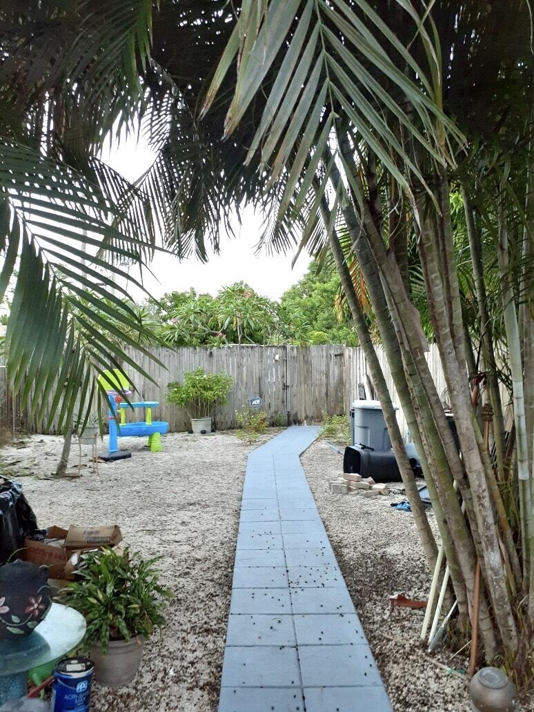 5821 Mango Road West Palm Beach, FL 33413 - Photo 19 of 21 backyardclean