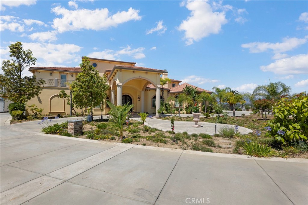 1950 Arielle Lane Simi Valley, CA 93065 - Photo 4 of 71