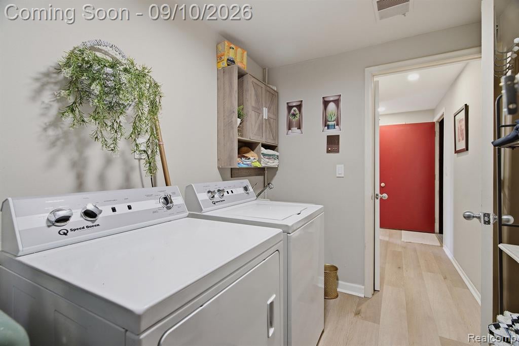 988 Golfview Court Rochester Hills, MI 48307 - Photo 23 of 40 Gallery Image 23