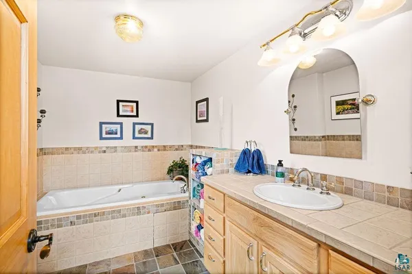 $589,900 | 3213 East Alger Grade, Two Harbors, MN 55616