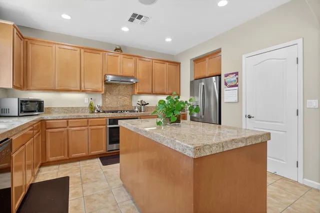 $559,980 | 1062 Acland Way, Tracy, CA 95376