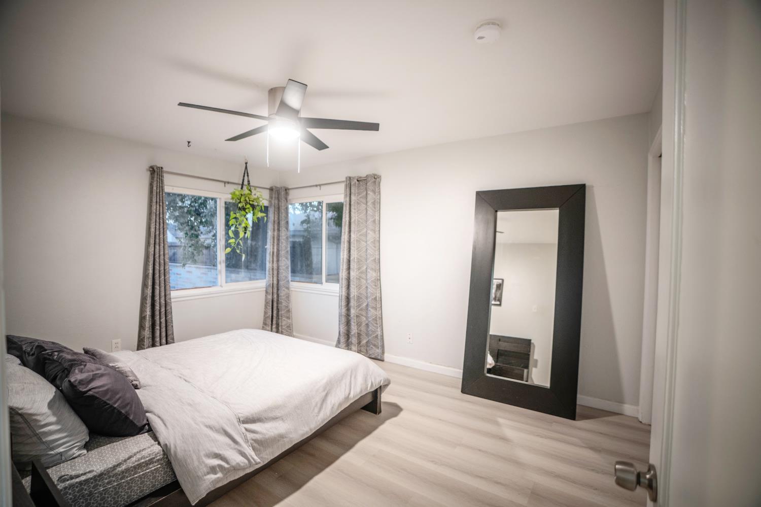 1447 West Normal Avenue Fresno, CA 93705 - Photo 18 of 29