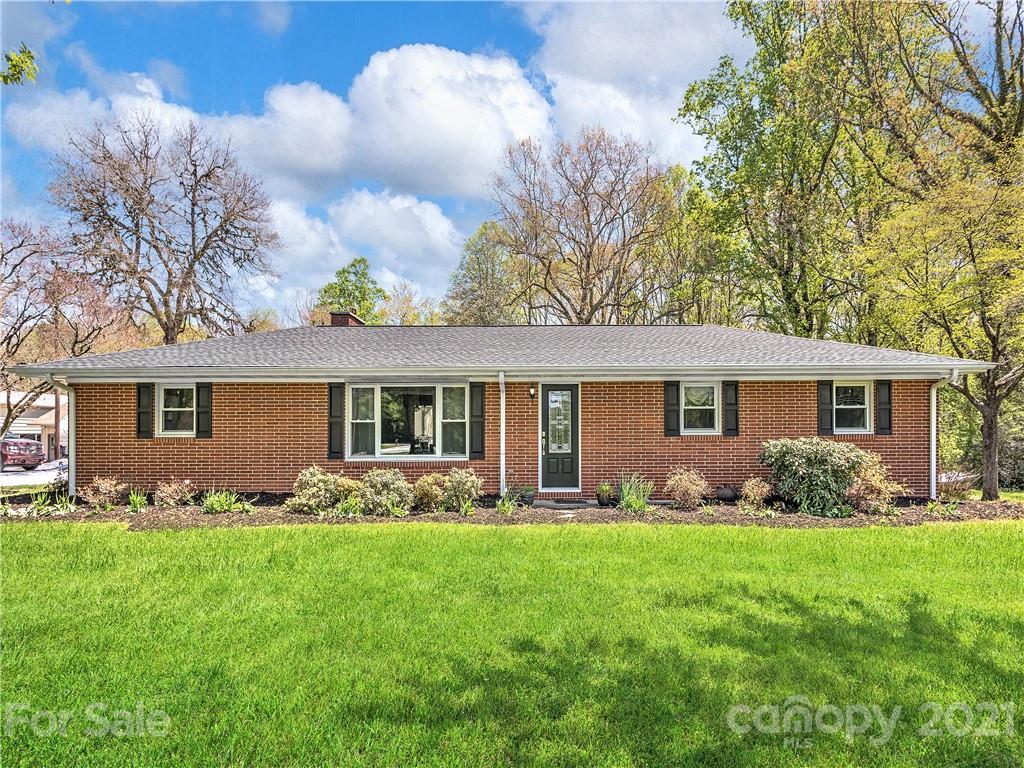 1726 North Rugby Road Hendersonville, NC 28791 - Photo 1 of 25 Gallery Image 1