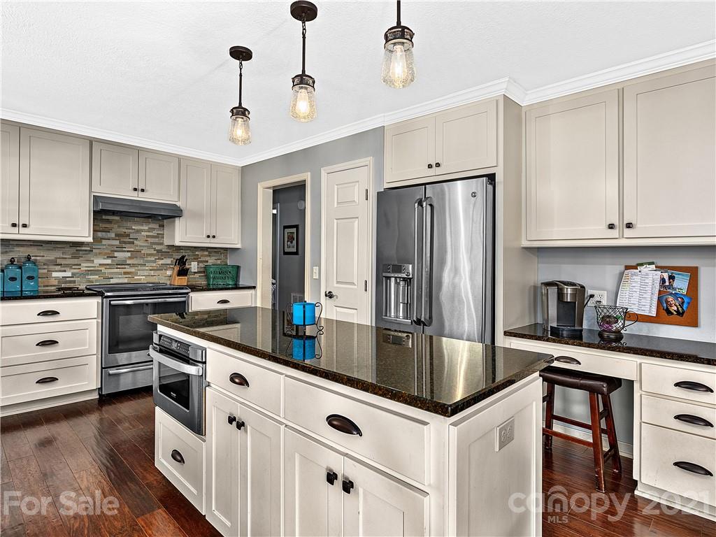 1726 North Rugby Road Hendersonville, NC 28791 - Photo 11 of 25 Gallery Image 11