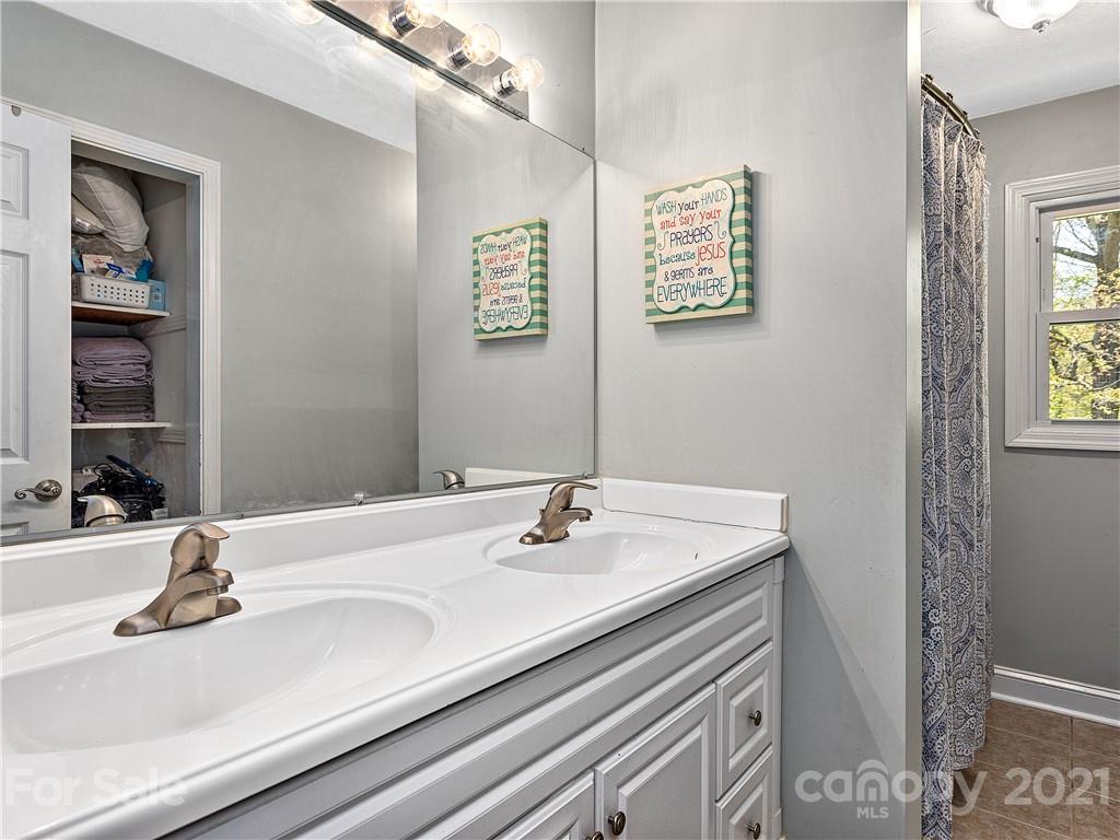 1726 North Rugby Road Hendersonville, NC 28791 - Photo 16 of 25 Gallery Image 16