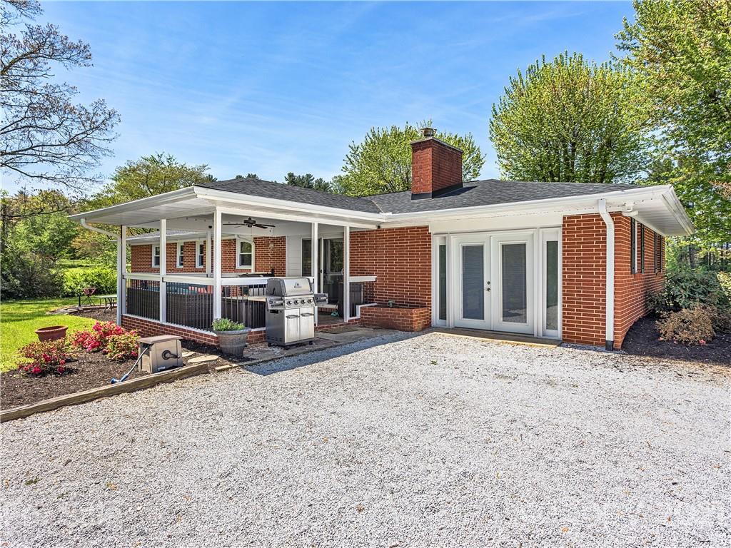 1726 North Rugby Road Hendersonville, NC 28791 - Photo 18 of 25 Gallery Image 18
