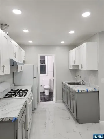 $2,300 | 675 John F. Kennedy Boulevard, Bayonne, NJ 07002