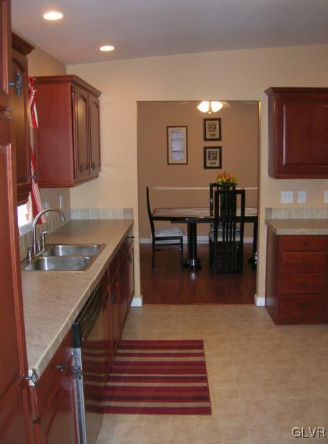24 Spokane Road Albrightsville, PA 18210 - Photo 12 of 38 View of the kitchen looking into the dining area.