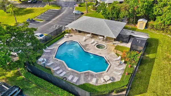 $2,000 | 588 Trace Circle, Unit 211, Deerfield Beach, FL 33441