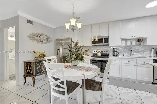 $2,000 | 588 Trace Circle, Unit 211, Deerfield Beach, FL 33441