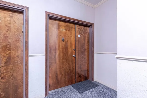 $4,100 | 4430 Noble Avenue, Unit 202, Sherman Oaks, CA 91403