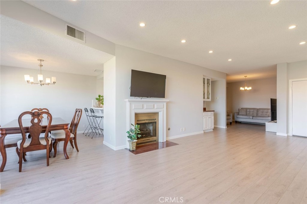 4430 Noble Avenue, Unit 202 Sherman Oaks, CA 91403 - Photo 19 of 36