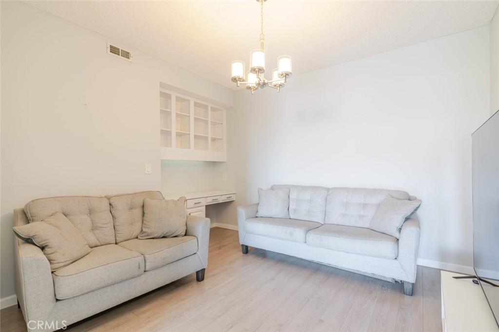 4430 Noble Avenue, Unit 202 Sherman Oaks, CA 91403 - Photo 20 of 36