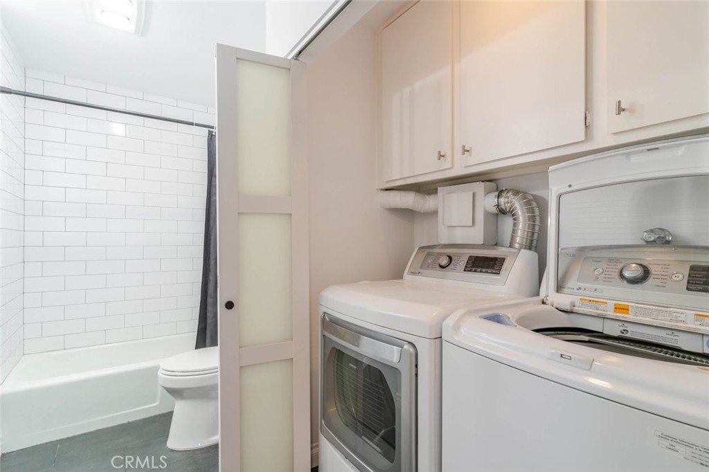 4430 Noble Avenue, Unit 202 Sherman Oaks, CA 91403 - Photo 23 of 36