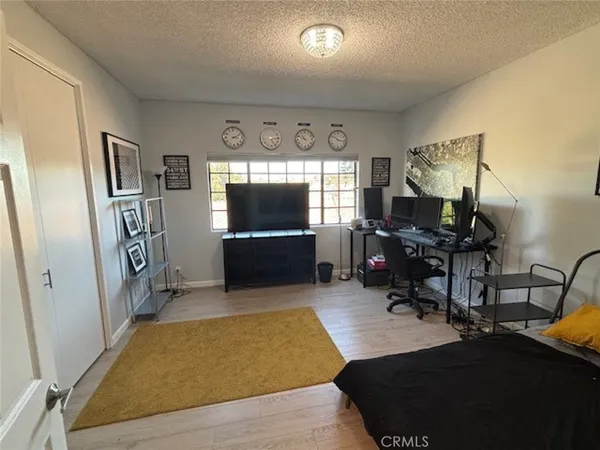 $4,100 | 4430 Noble Avenue, Unit 202, Sherman Oaks, CA 91403