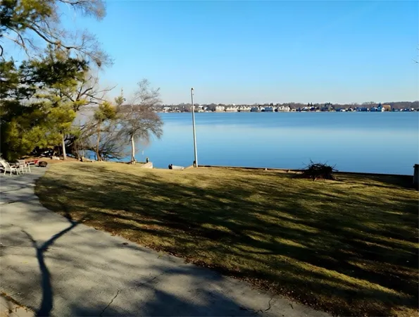 $1,350 | 152 North Avenue, Unit 9, Wauconda, IL 60084