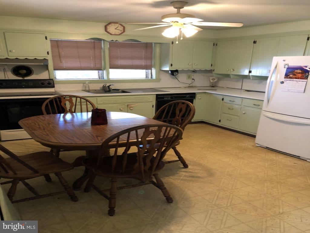 16 Vincent Road Phoenixville, PA 19460 - Photo 4 of 9 Gallery Image 4