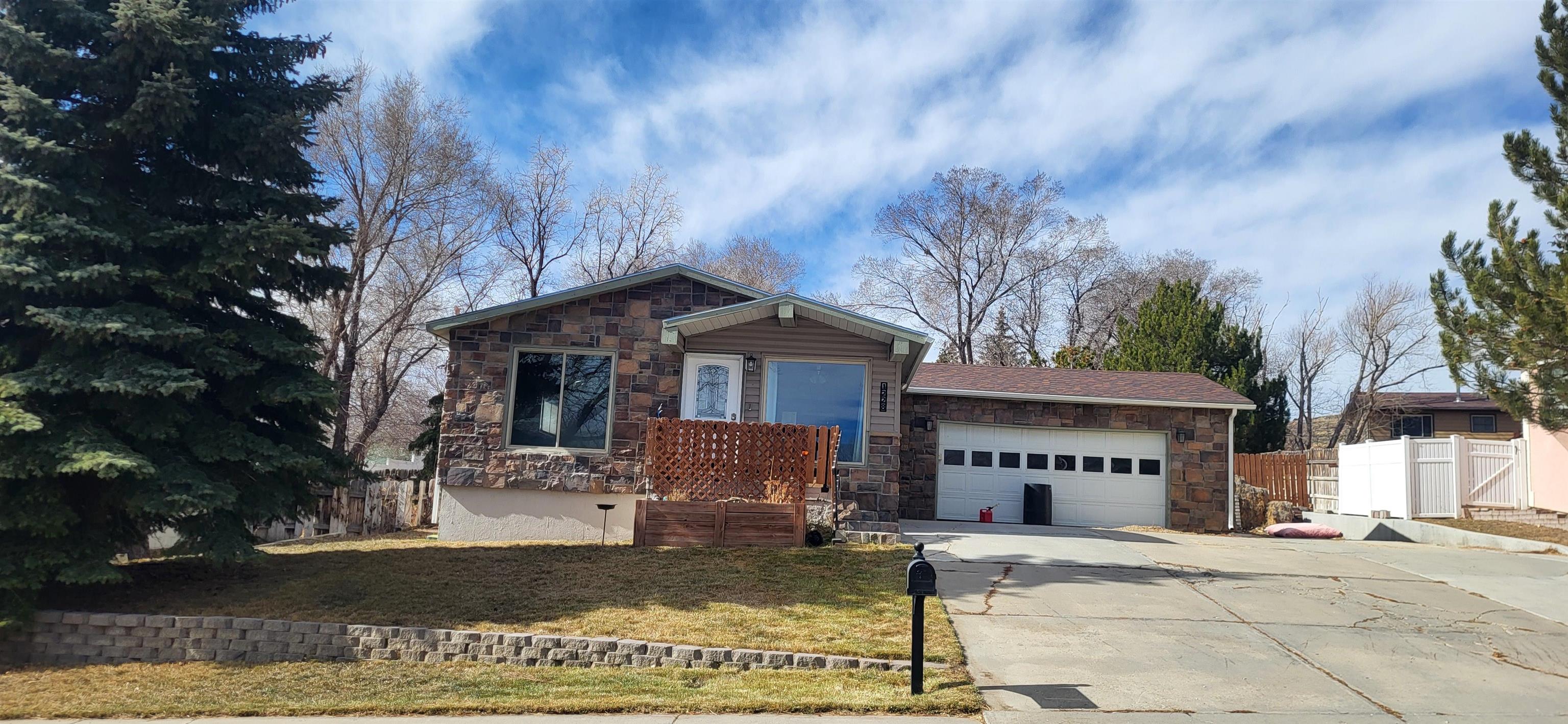 1228 Perrine Street Rawlins, WY 82301 - Photo 3 of 46