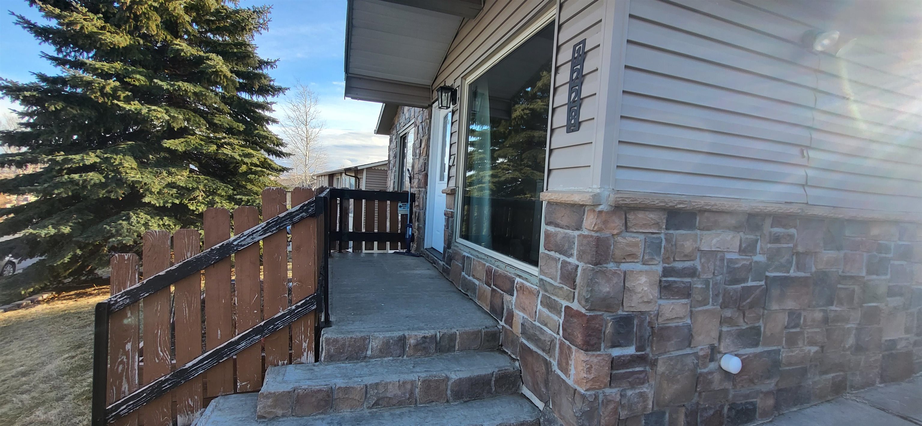 1228 Perrine Street Rawlins, WY 82301 - Photo 5 of 46