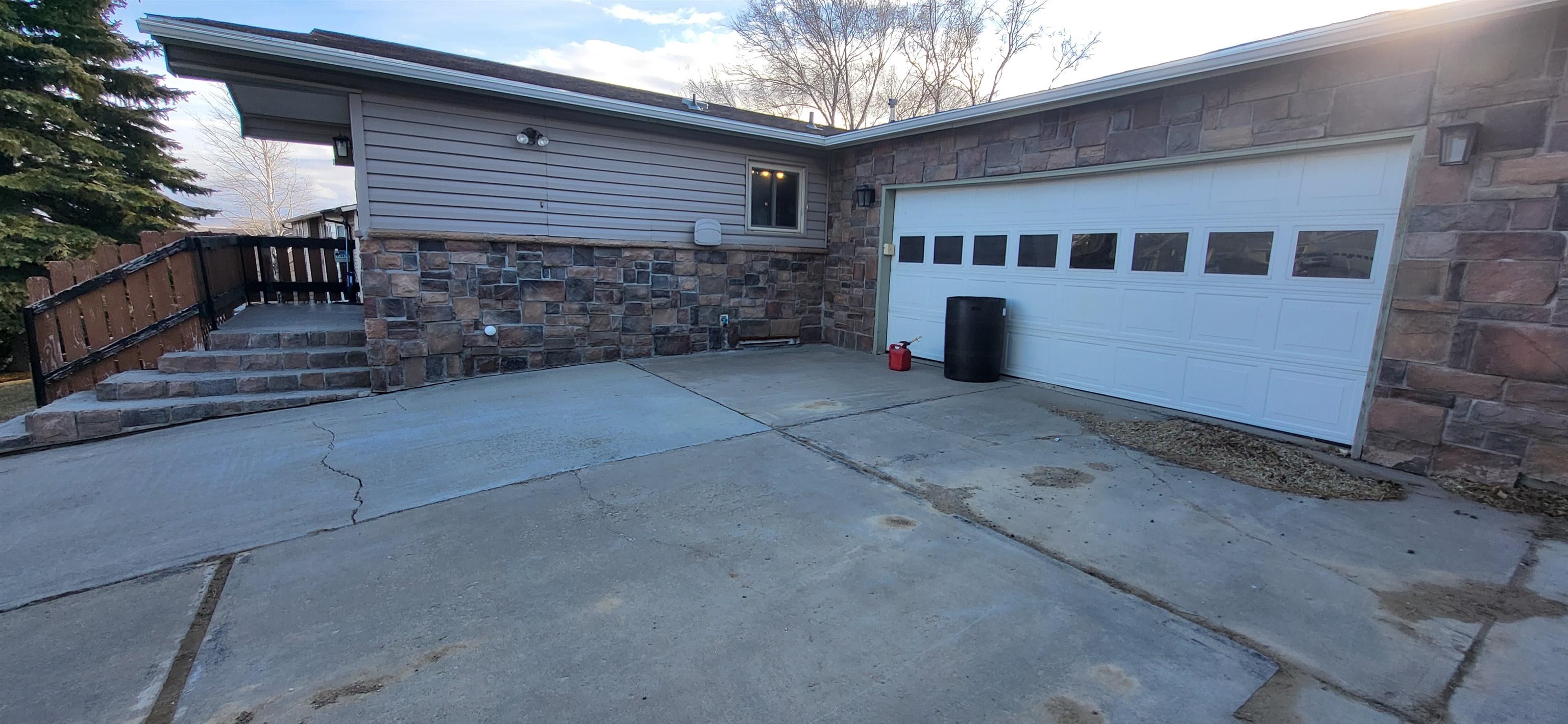 1228 Perrine Street Rawlins, WY 82301 - Photo 6 of 46