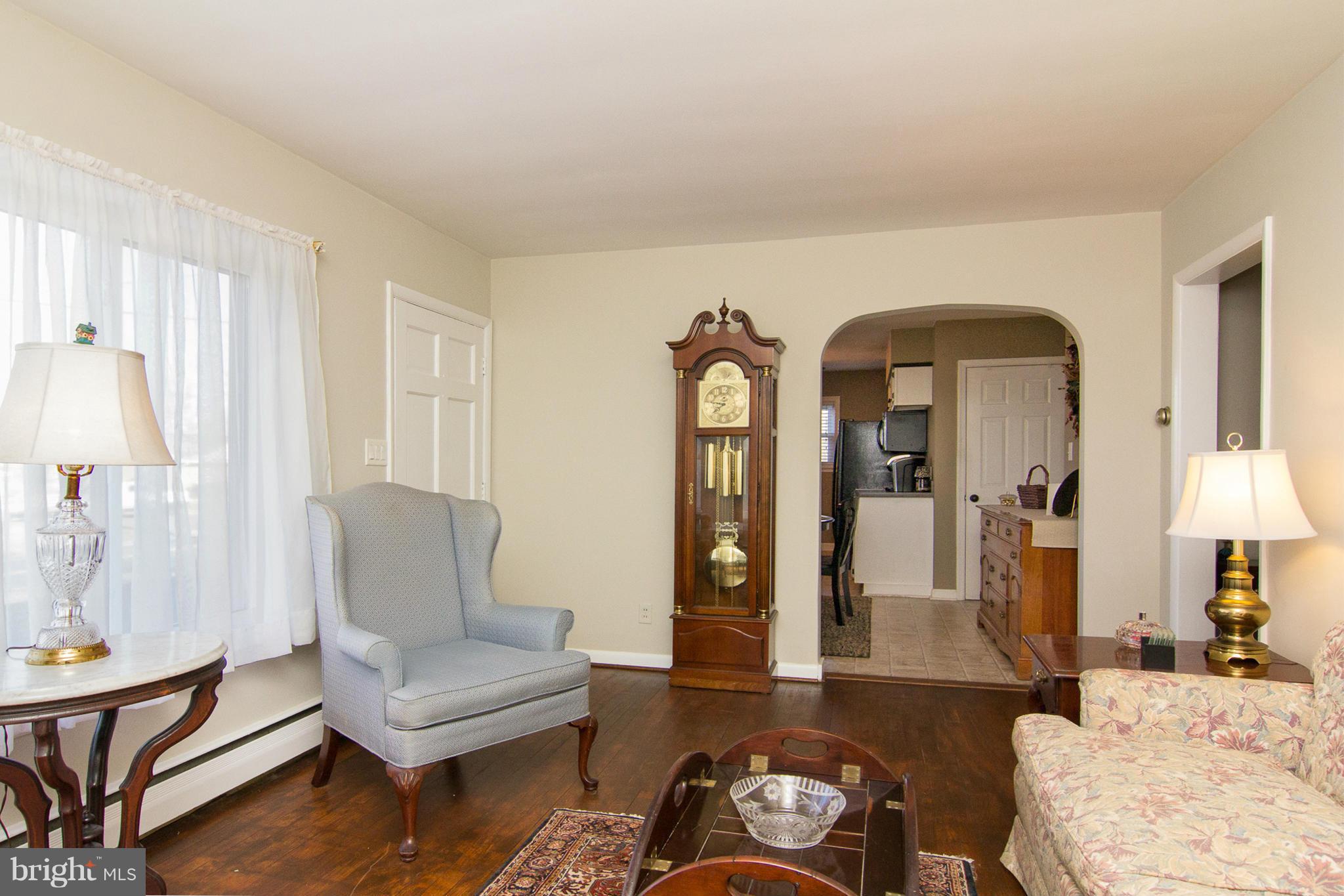 329 Hook Road Westminster, MD 21157 - Photo 3 of 28 Living Room