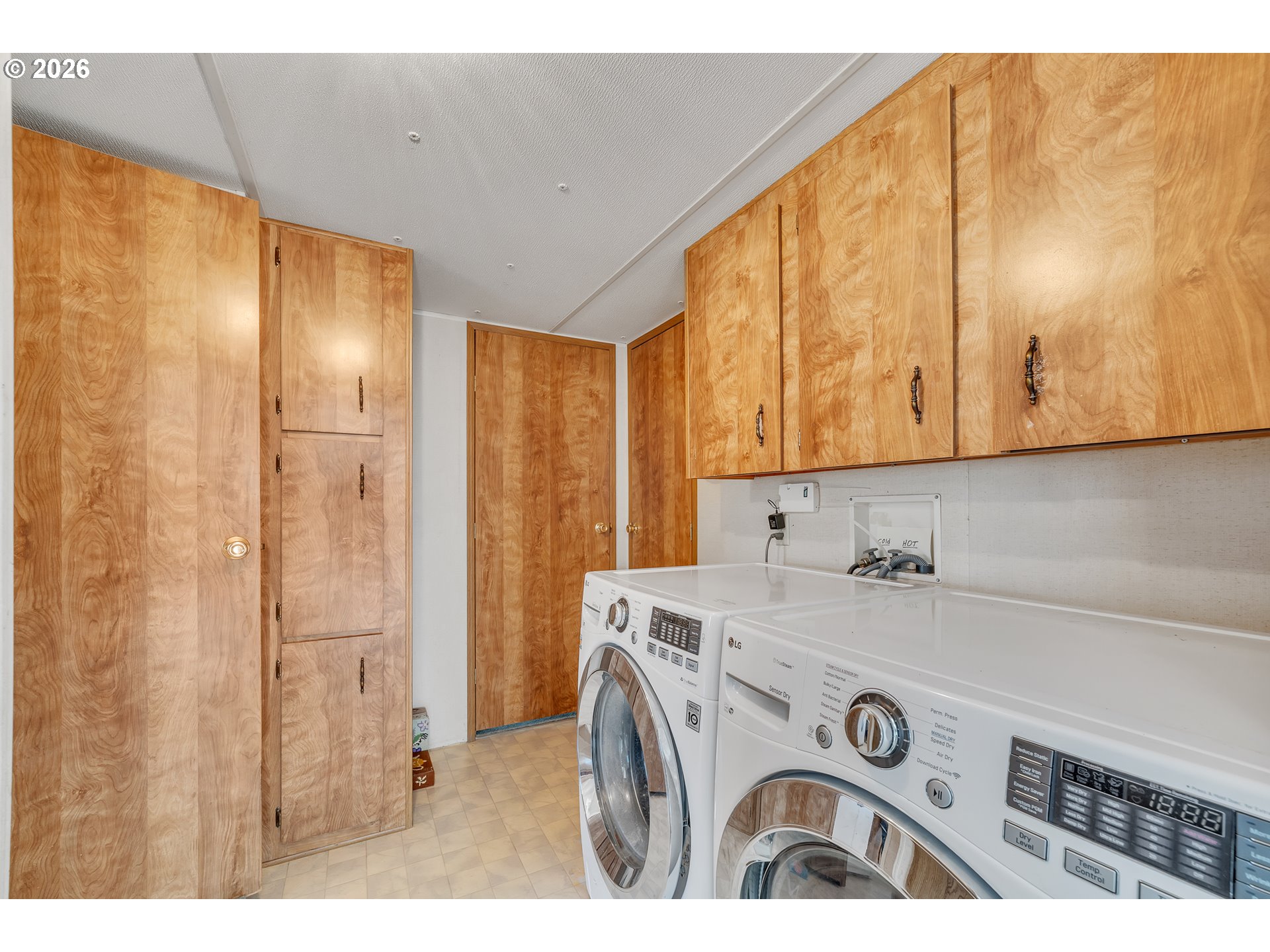 3137 Rainbow Loop Hubbard, OR 97032 - Photo 21 of 27 a utility room with dryer and washer