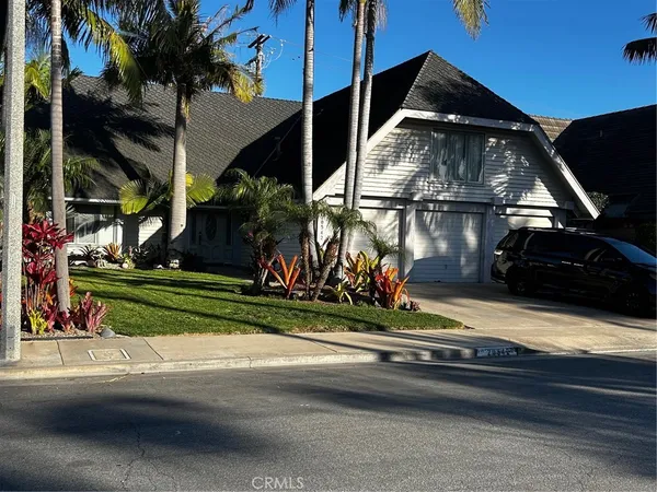 $1,700,000 | 20542 Montauk Circle, Huntington Beach, CA 92646