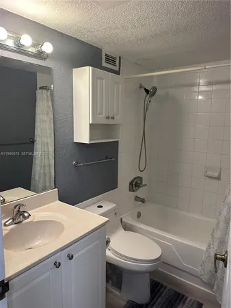 $2,700 | 2501 South Ocean Drive, Unit 507, Hollywood, FL 33019