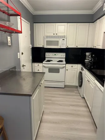 $2,700 | 2501 South Ocean Drive, Unit 507, Hollywood, FL 33019