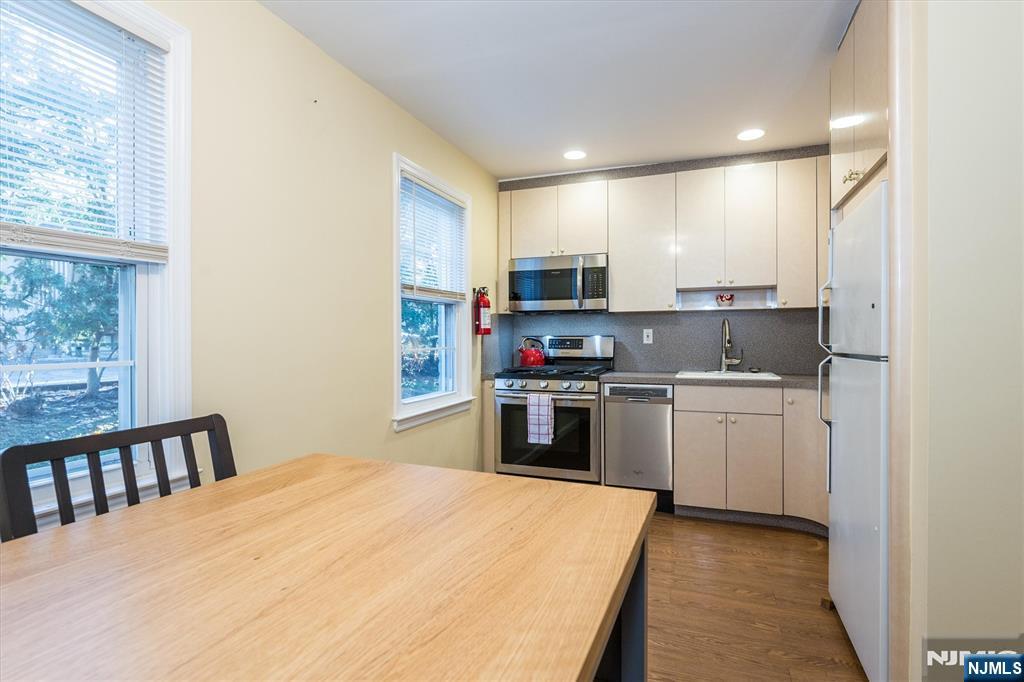 25-18 High Street, Unit A Fair Lawn, NJ 07410 - Photo 9 of 29