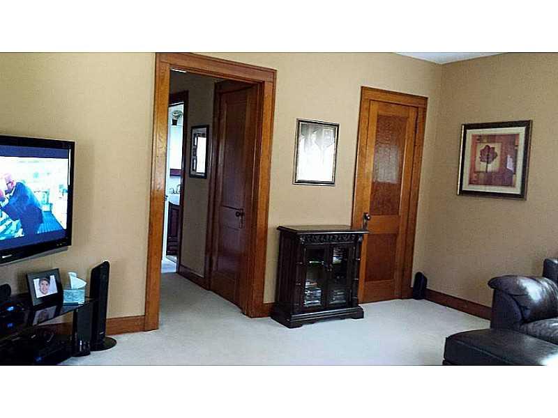 3270 Hubbard-Middlesex Road West Middlesex, PA 16159 - Photo 3 of 17 Living Room.