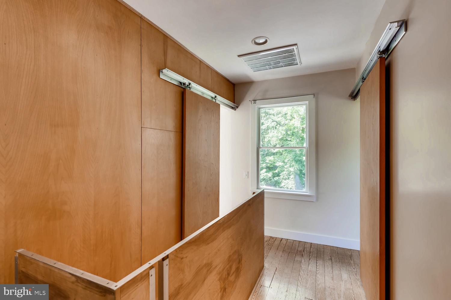 910 Litchfield Road Baltimore, MD 21239 - Photo 13 of 32