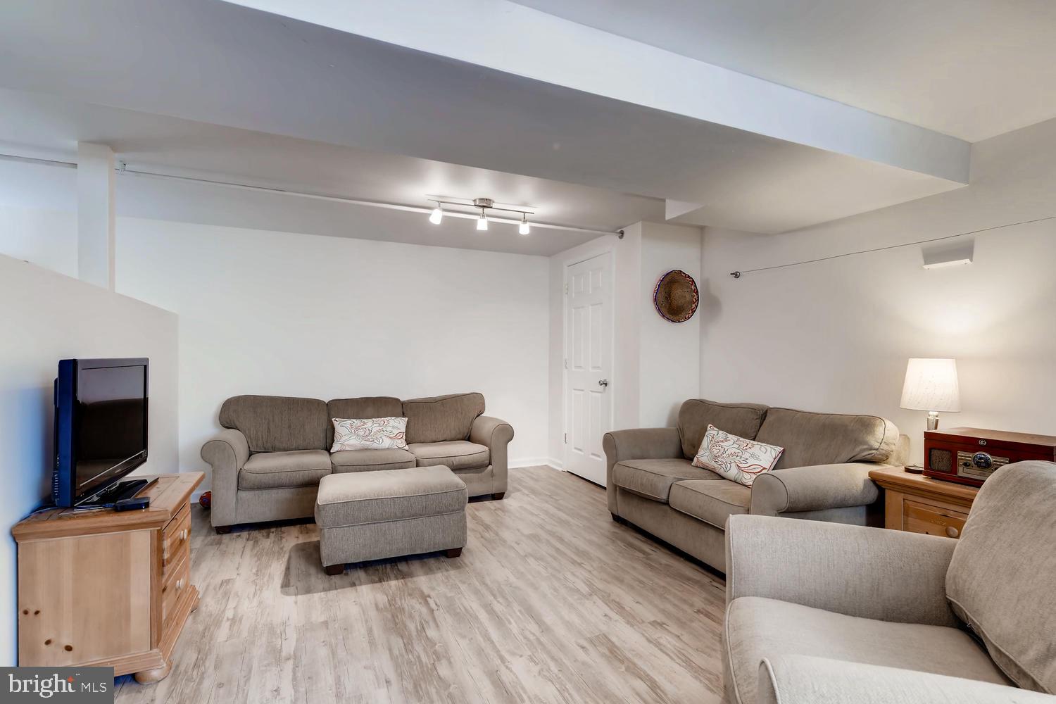 910 Litchfield Road Baltimore, MD 21239 - Photo 18 of 32