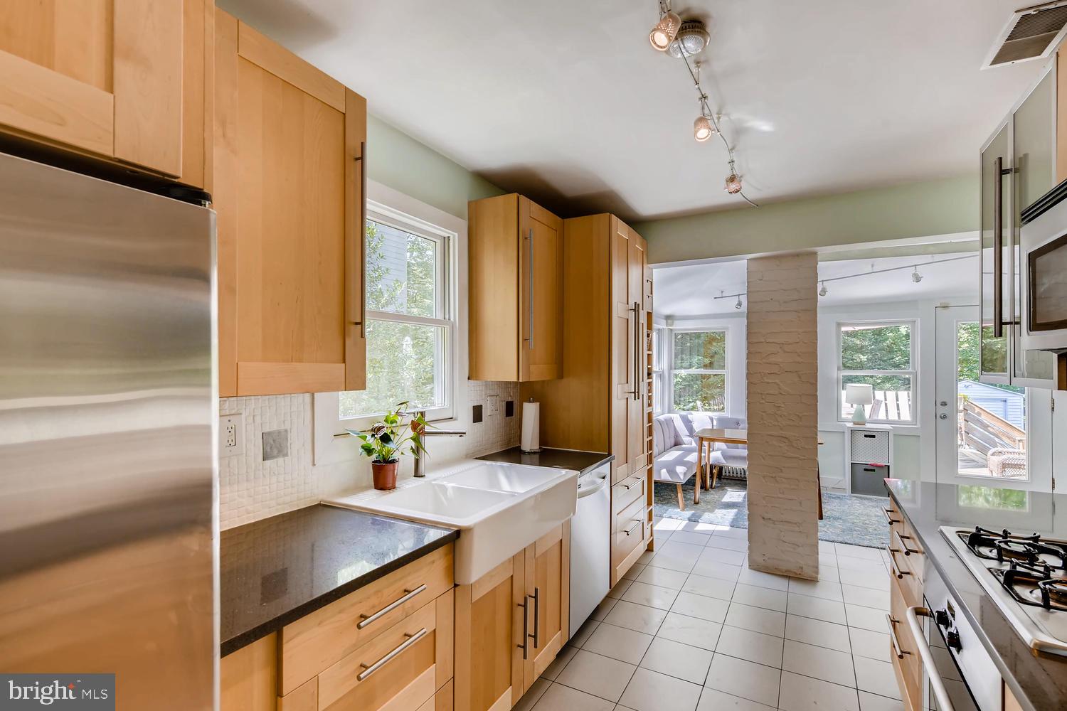 910 Litchfield Road Baltimore, MD 21239 - Photo 19 of 32