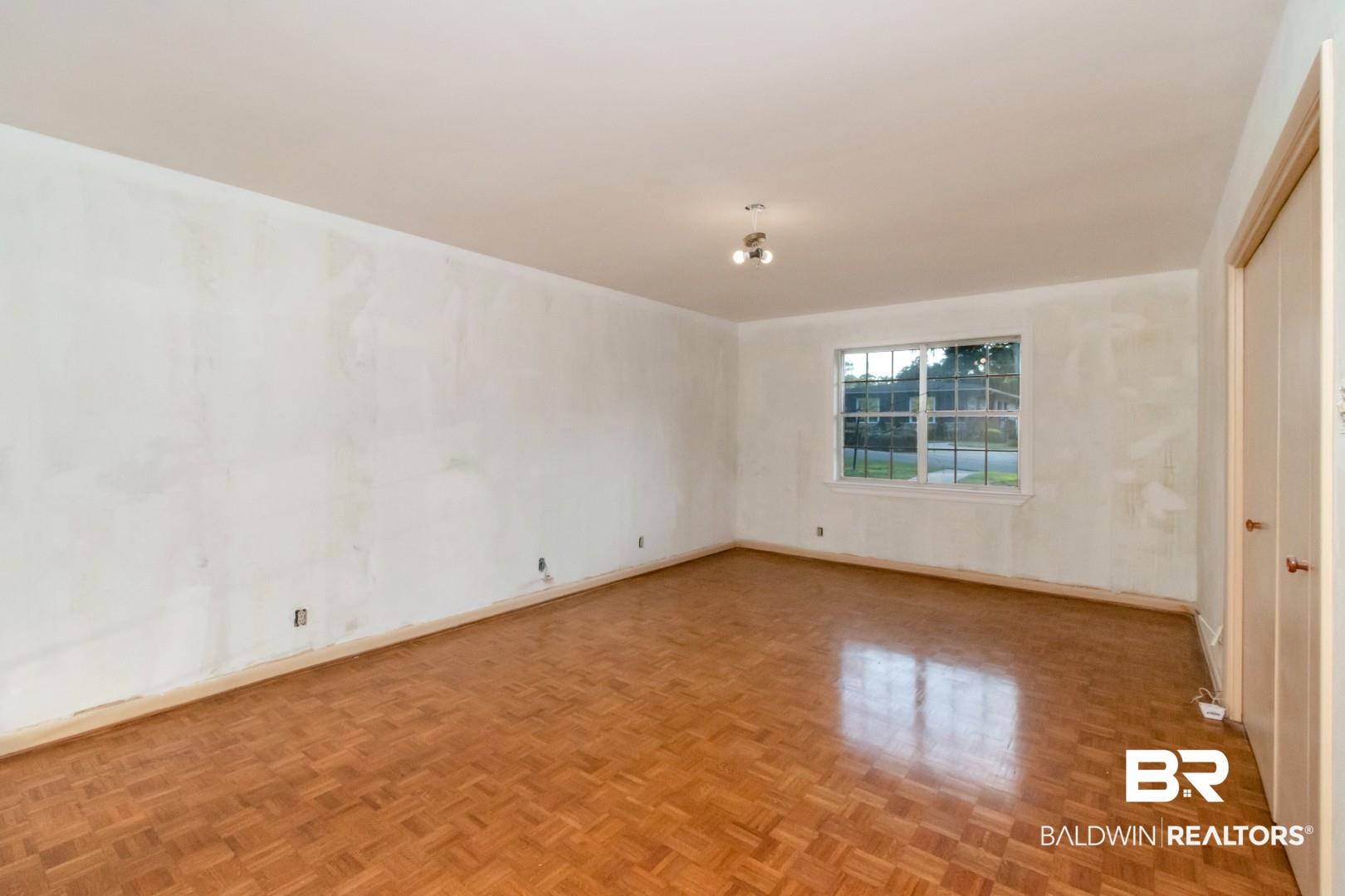 241 Suzanne Circle Mobile, AL 36608 - Photo 14 of 41 Spare room featuring baseboards