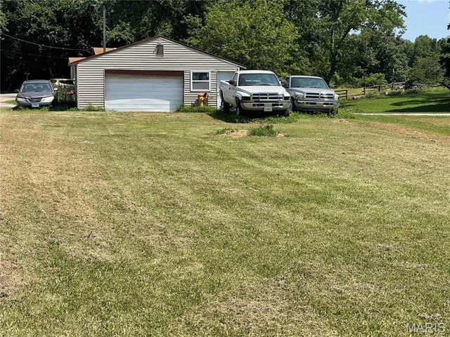 $14,900 | 138 Mount Olive Il 62069, Mount Olive, IL 62069