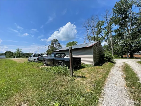 $14,900 | 138 Mount Olive Il 62069, Mount Olive, IL 62069