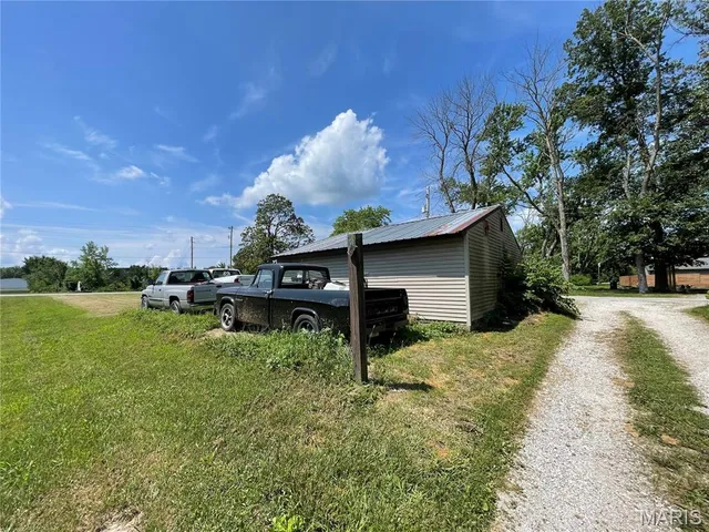 $14,900 | 138 Mount Olive Il 62069, Mount Olive, IL 62069