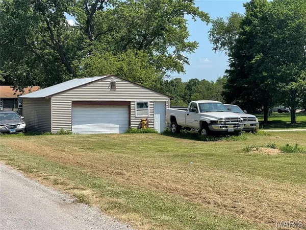 $14,900 | 138 Mount Olive Il 62069, Mount Olive, IL 62069