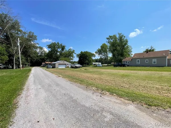 $14,900 | 138 Mount Olive Il 62069, Mount Olive, IL 62069